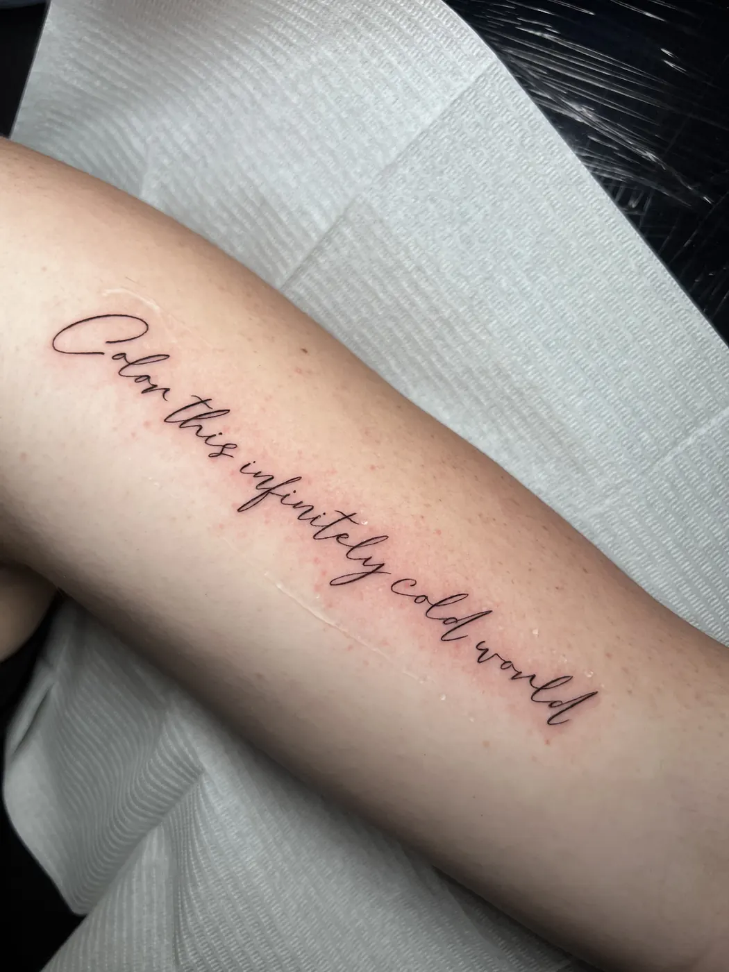 Tattoo: Script, leg